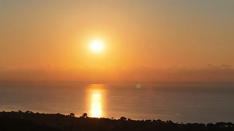 Lever de soleil sur la mer