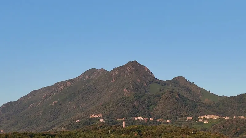 Panorama sur la montagne corse